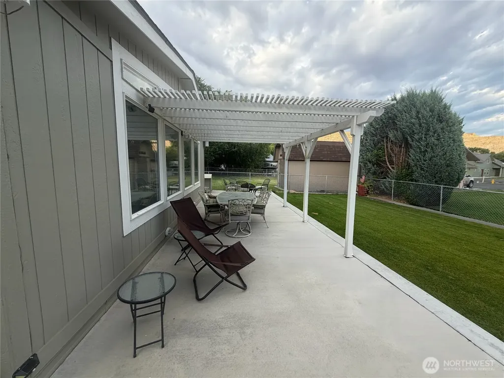 616 Hunter Avenue SW Quincy WA 98848