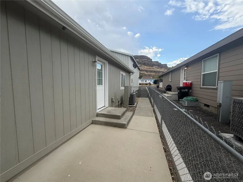 616 Hunter Avenue SW Quincy WA 98848
