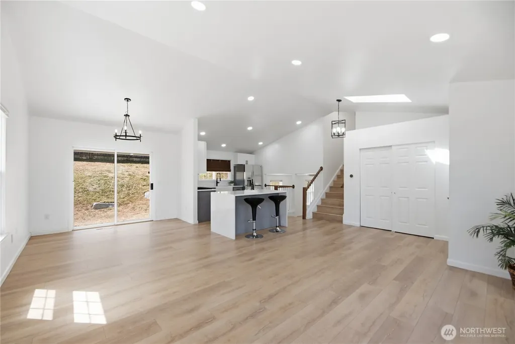 27705 23rd Avenue S Federal Way WA 98003