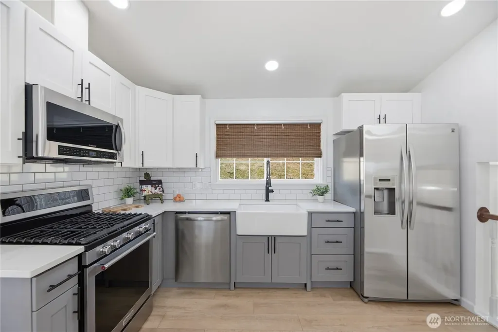 27705 23rd Avenue S Federal Way WA 98003