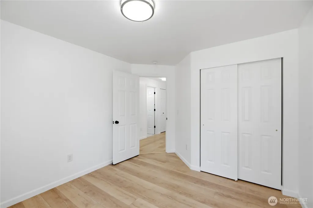 27705 23rd Avenue S Federal Way WA 98003