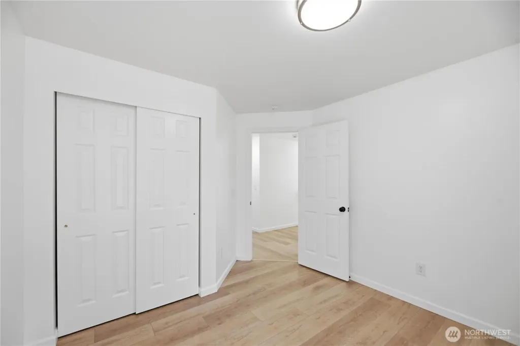27705 23rd Avenue S Federal Way WA 98003