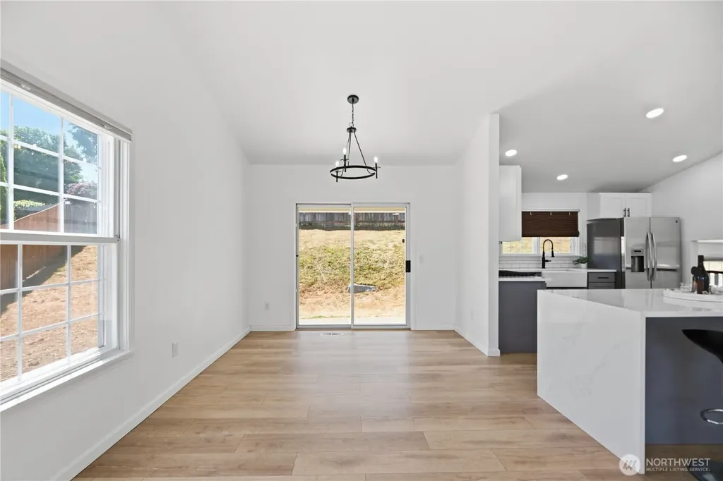 27705 23rd Avenue S Federal Way WA 98003