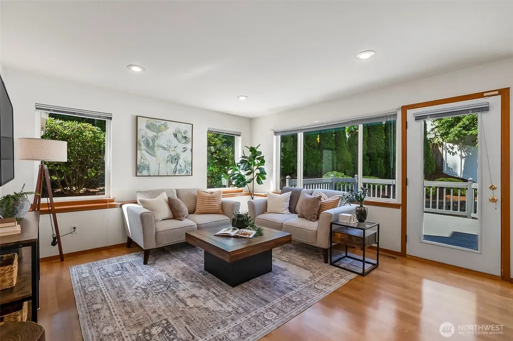 8721 128th Avenue NE Kirkland WA 98033