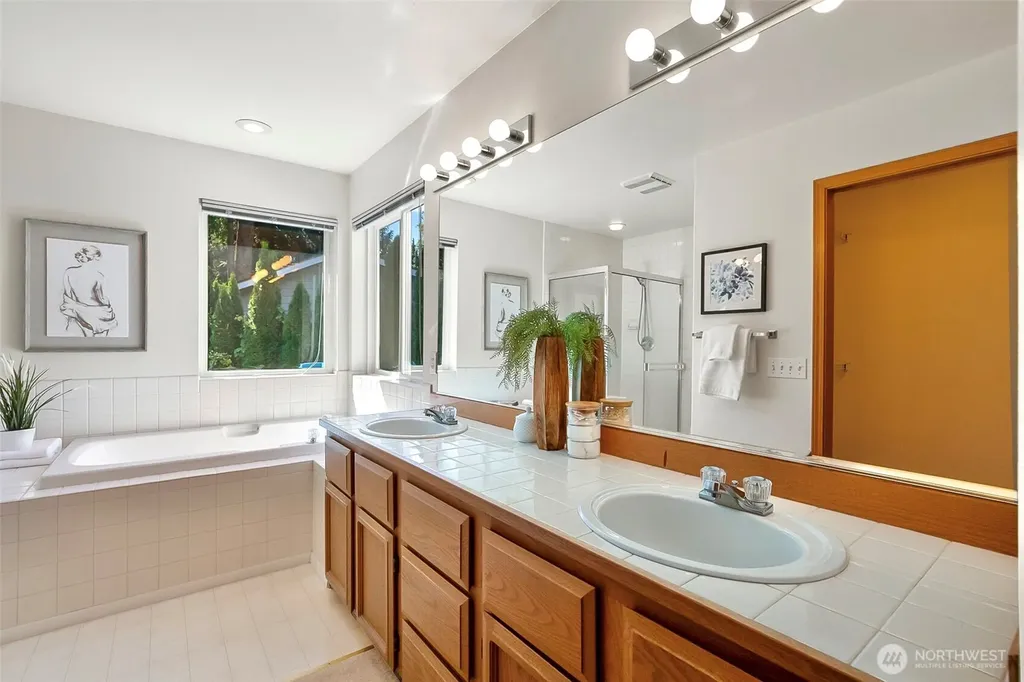 8721 128th Avenue NE Kirkland WA 98033