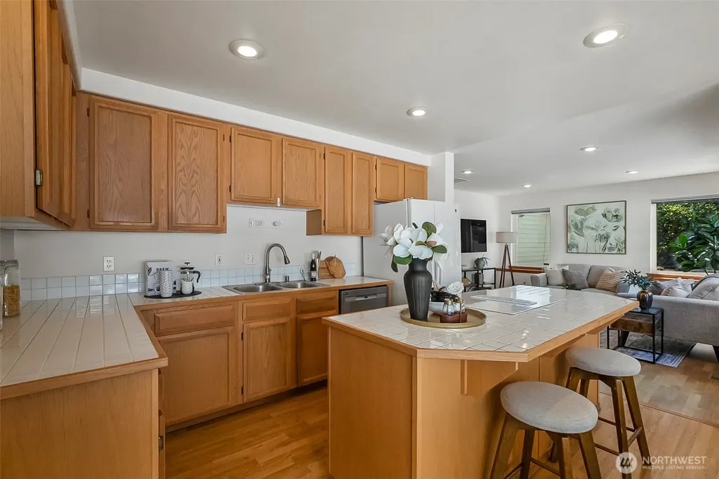 8721 128th Avenue NE Kirkland WA 98033