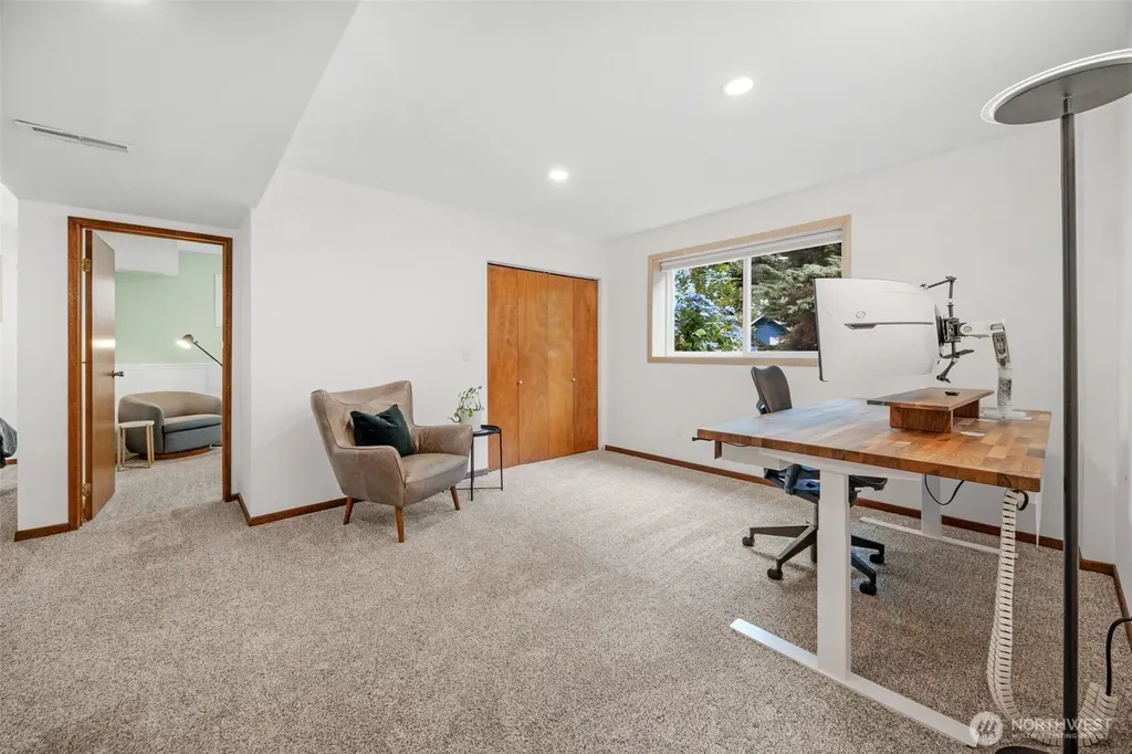 28622 183rd Court SE Kent WA 98042