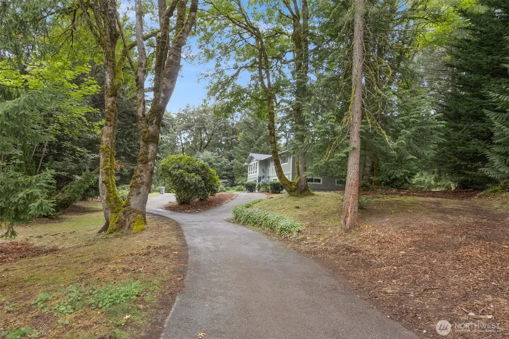 28622 183rd Court SE Kent WA 98042