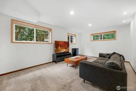 28622 183rd Court SE Kent WA 98042
