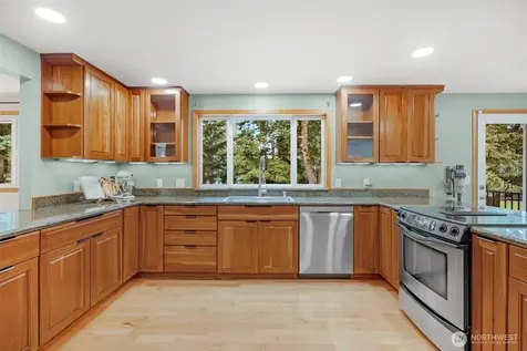 28622 183rd Court SE Kent WA 98042