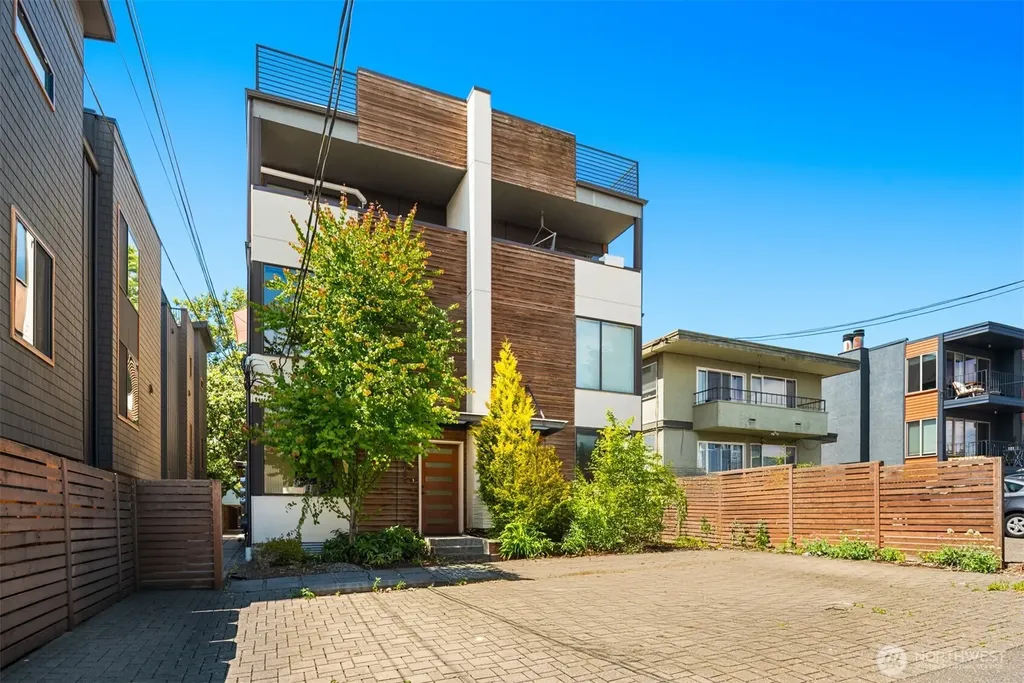 3924 Linden Avenue N Seattle WA 98103