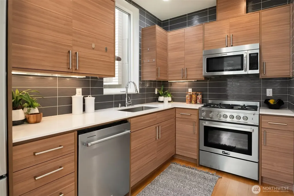 3924 Linden Avenue N Seattle WA 98103