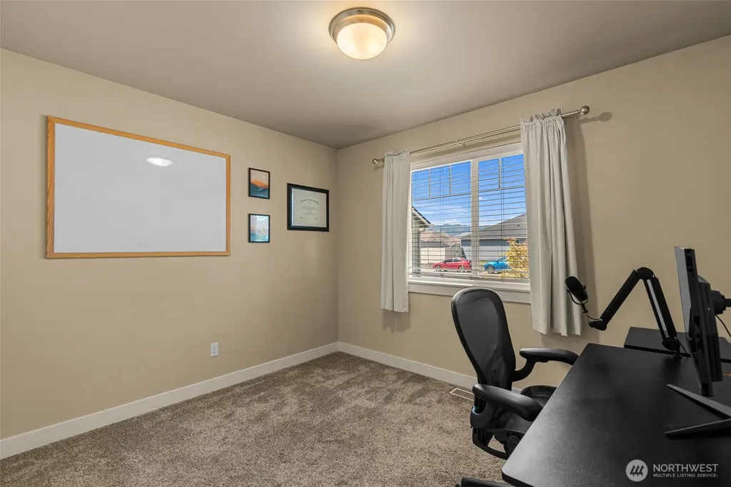 165 S Mystical Avenue East Wenatchee WA 98802