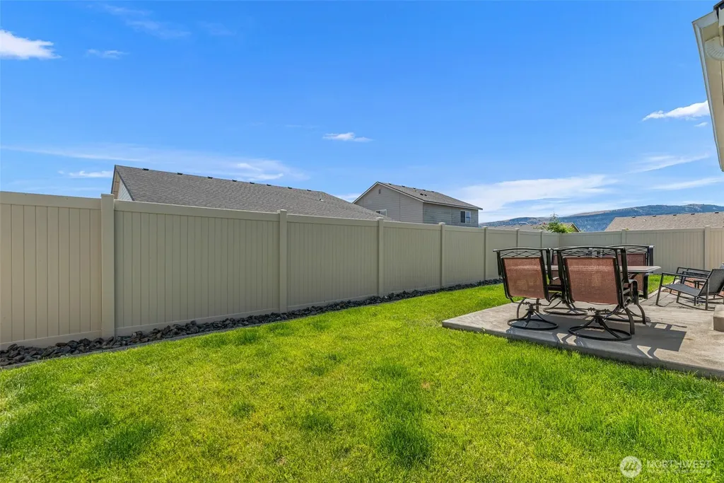 165 S Mystical Avenue East Wenatchee WA 98802
