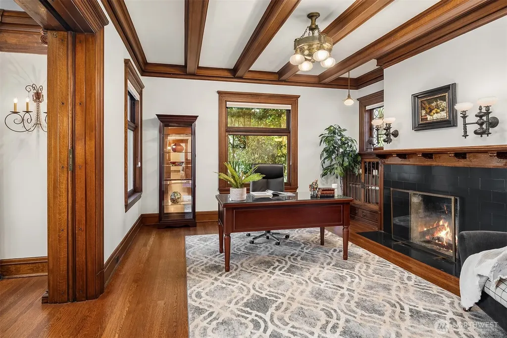 421 W Highland Drive Seattle WA 98119