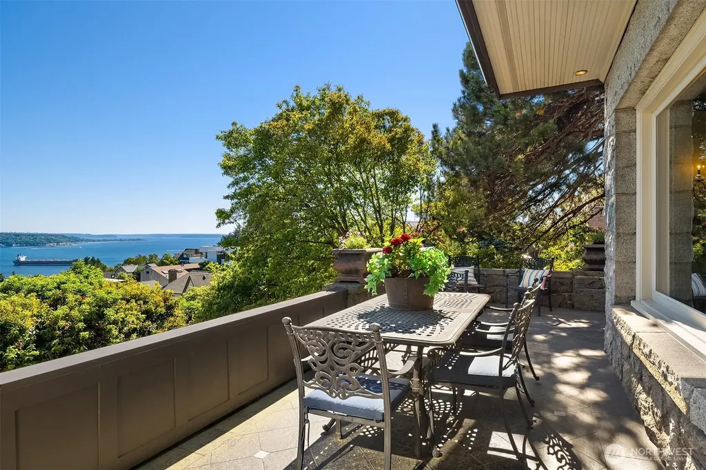 421 W Highland Drive Seattle WA 98119