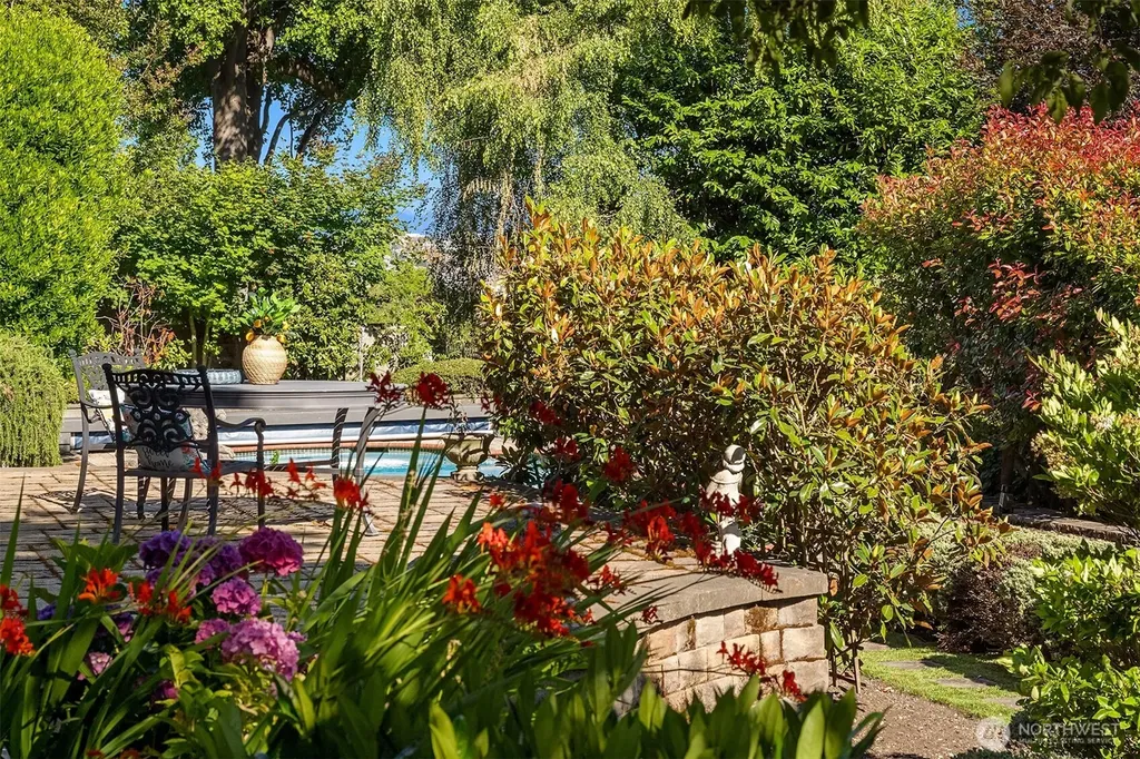 421 W Highland Drive Seattle WA 98119