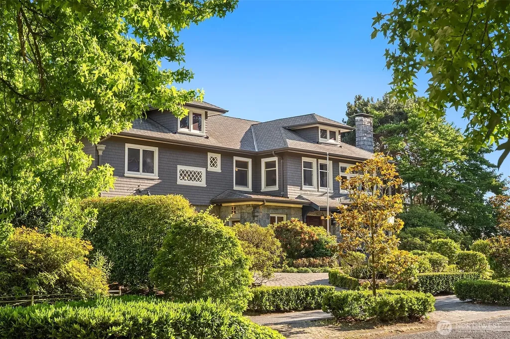 421 W Highland Drive Seattle WA 98119