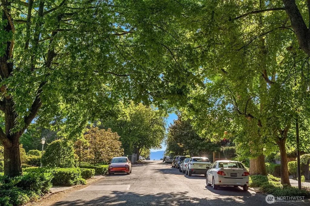 421 W Highland Drive Seattle WA 98119
