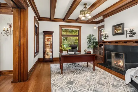 421 W Highland Drive Seattle WA 98119