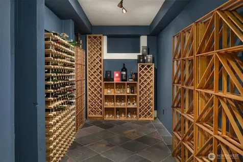 421 W Highland Drive Seattle WA 98119