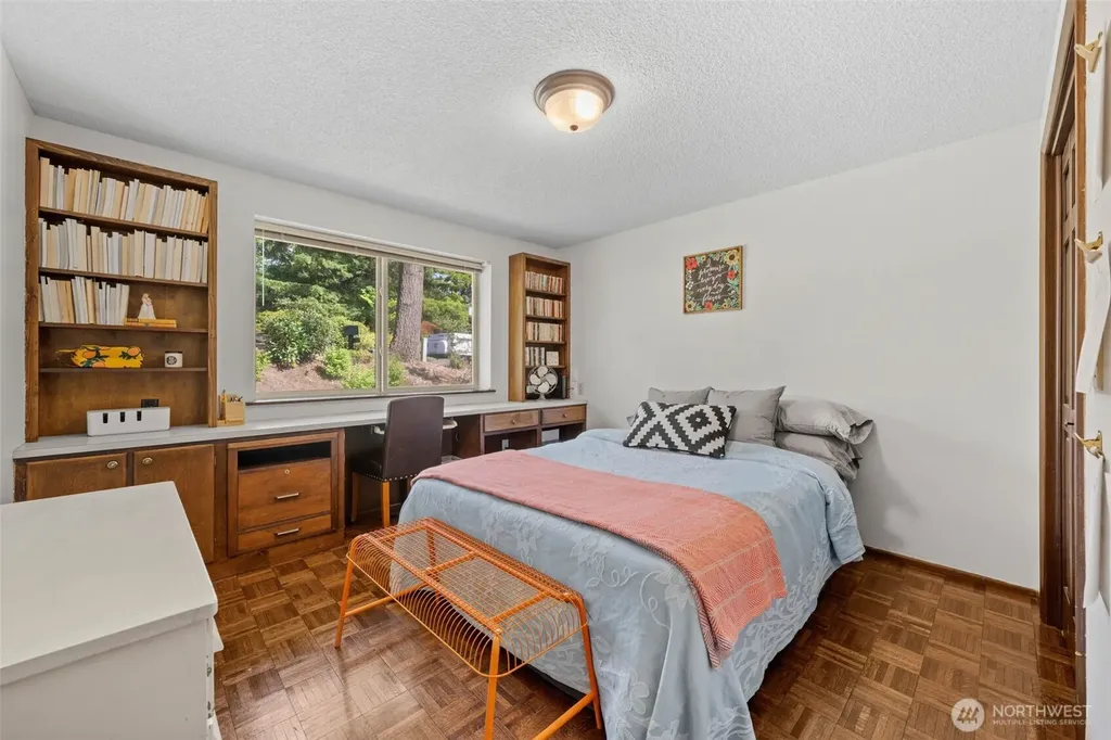1550 Weathervane Drive Fircrest WA 98466