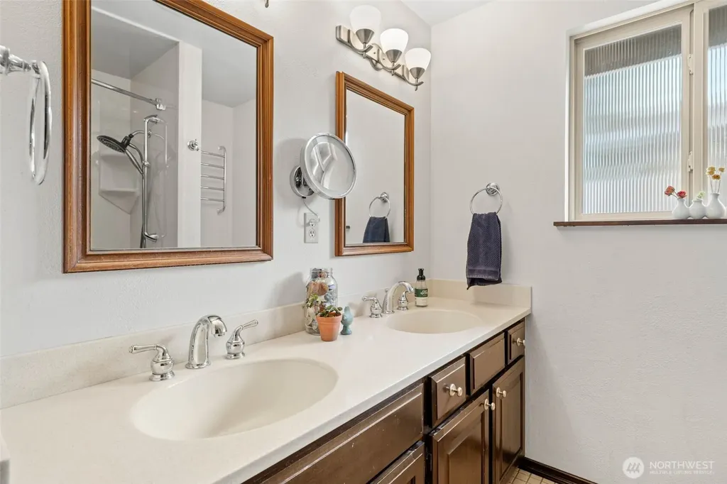 1550 Weathervane Drive Fircrest WA 98466