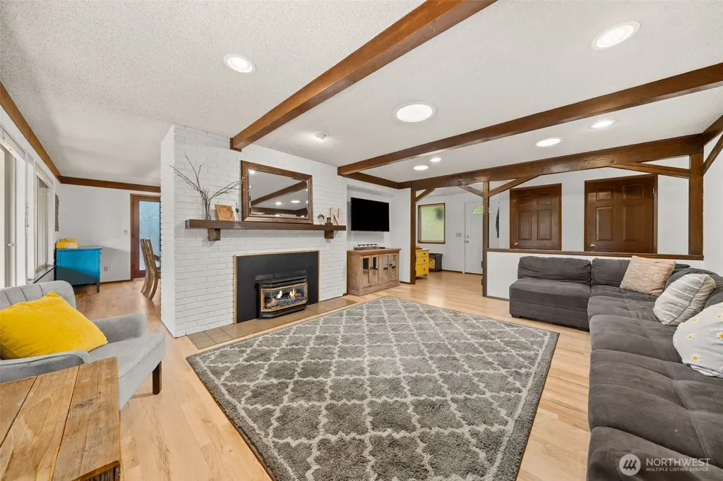 1550 Weathervane Drive Fircrest WA 98466