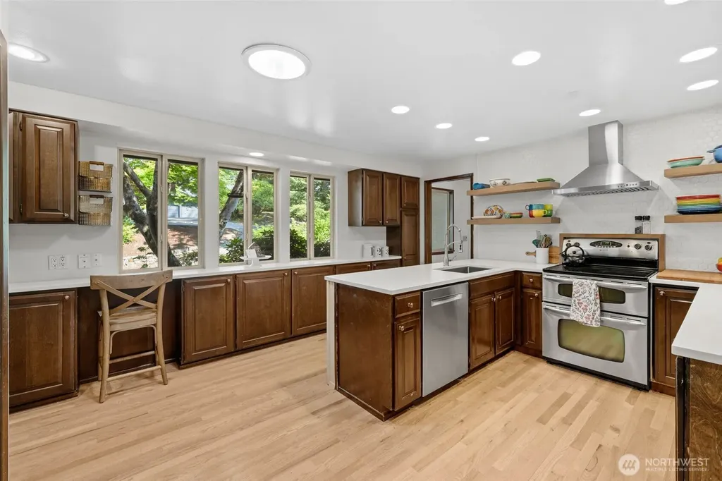 1550 Weathervane Drive Fircrest WA 98466