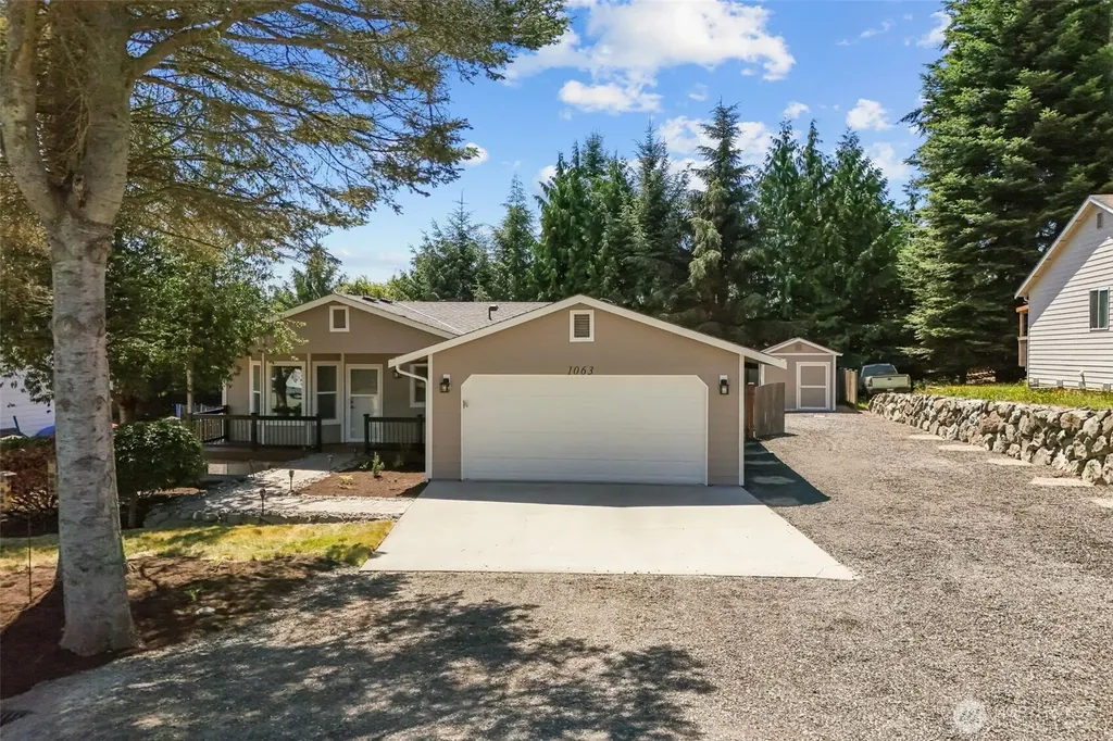1063 Cascade Lane Camano Island WA 98282