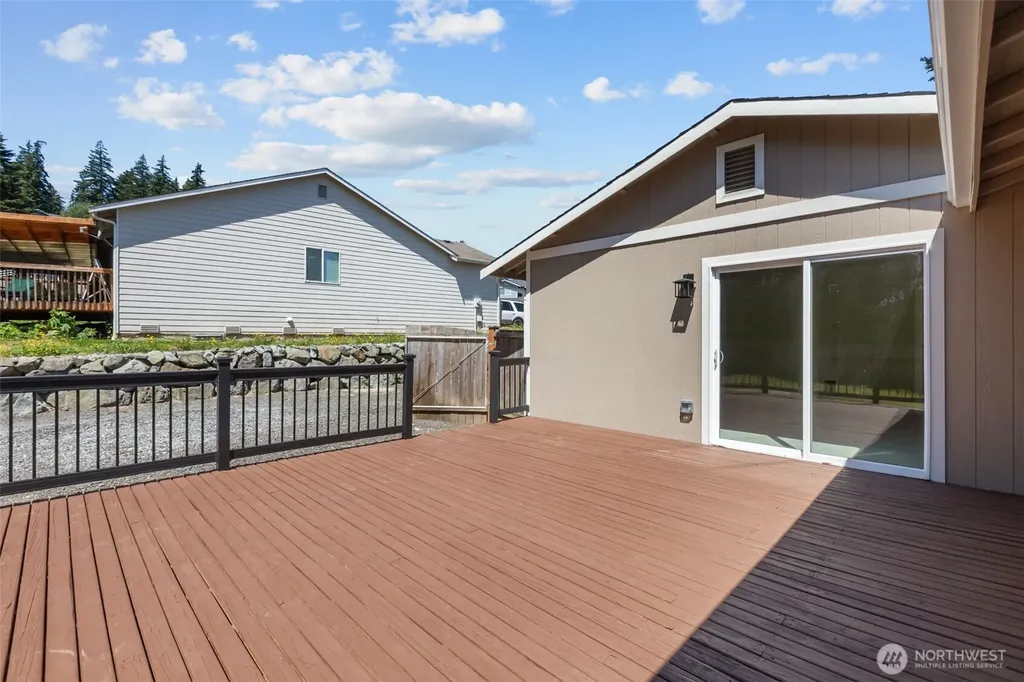 1063 Cascade Lane Camano Island WA 98282