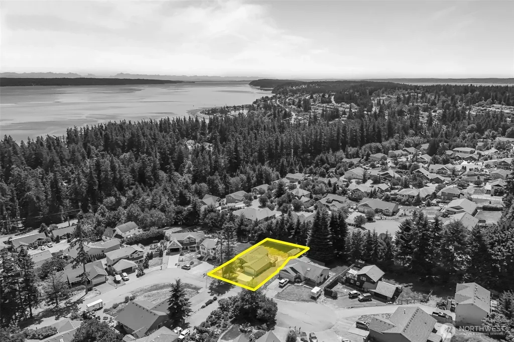 1063 Cascade Lane Camano Island WA 98282
