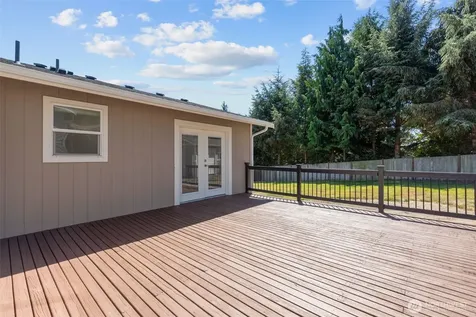 1063 Cascade Lane Camano Island WA 98282