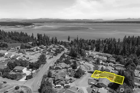 1063 Cascade Lane Camano Island WA 98282