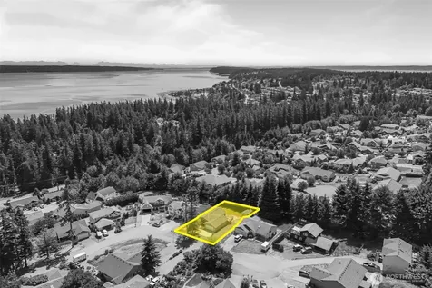 1063 Cascade Lane Camano Island WA 98282