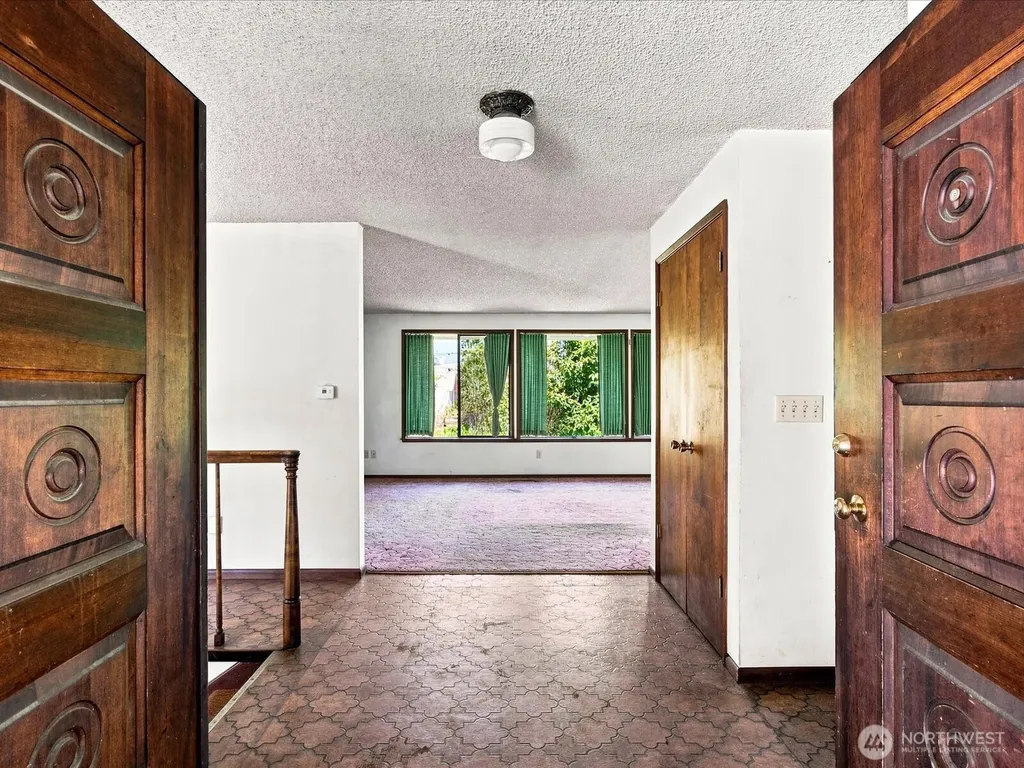 13463 Macadam Road S Tukwila WA 98168