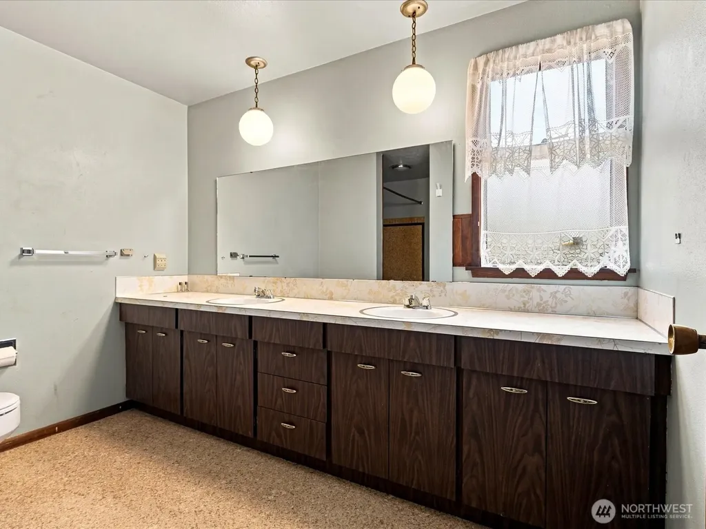 13463 Macadam Road S Tukwila WA 98168