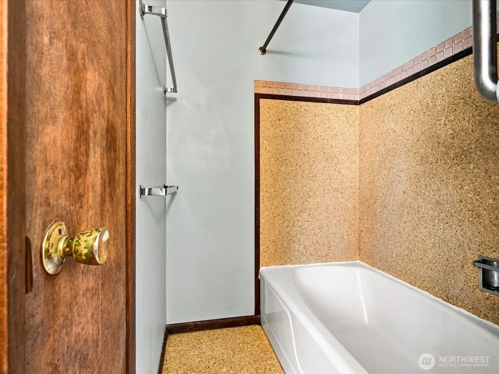 13463 Macadam Road S Tukwila WA 98168
