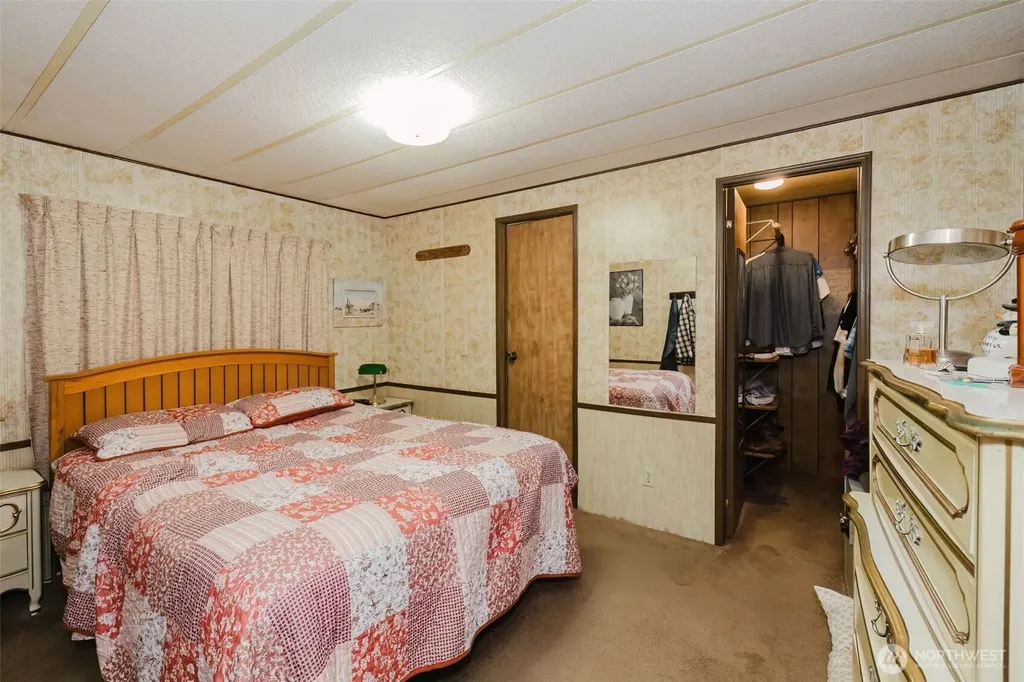 11435 Ogle Road NE Poulsbo WA 98370