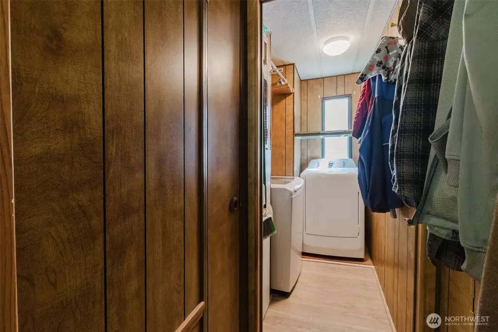 11435 Ogle Road NE Poulsbo WA 98370