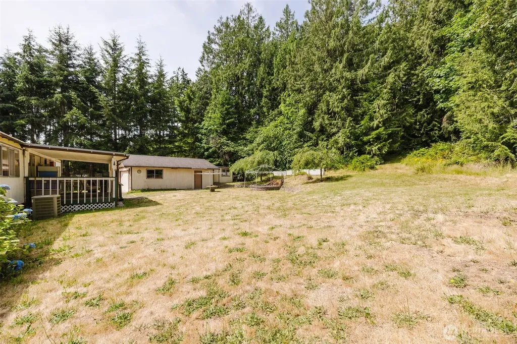 11435 Ogle Road NE Poulsbo WA 98370