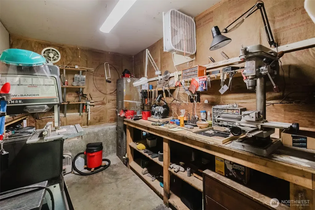 11435 Ogle Road NE Poulsbo WA 98370