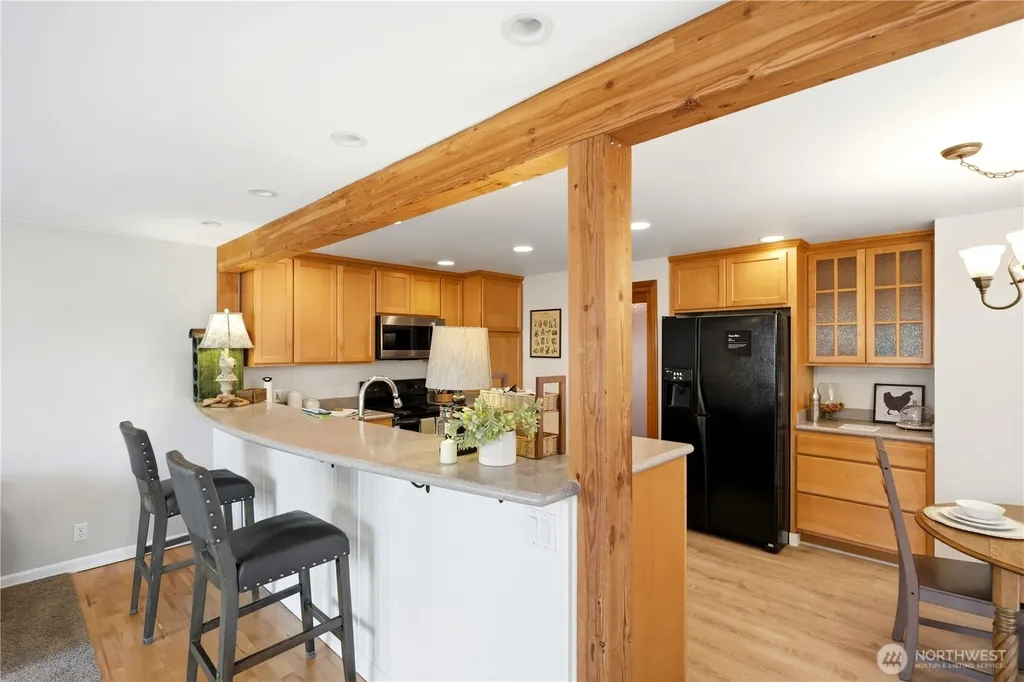 20611 6th Place W Lynnwood WA 98036