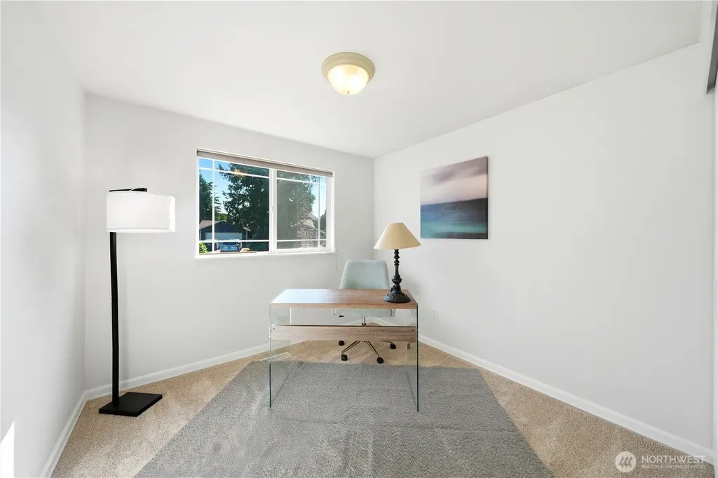 20611 6th Place W Lynnwood WA 98036