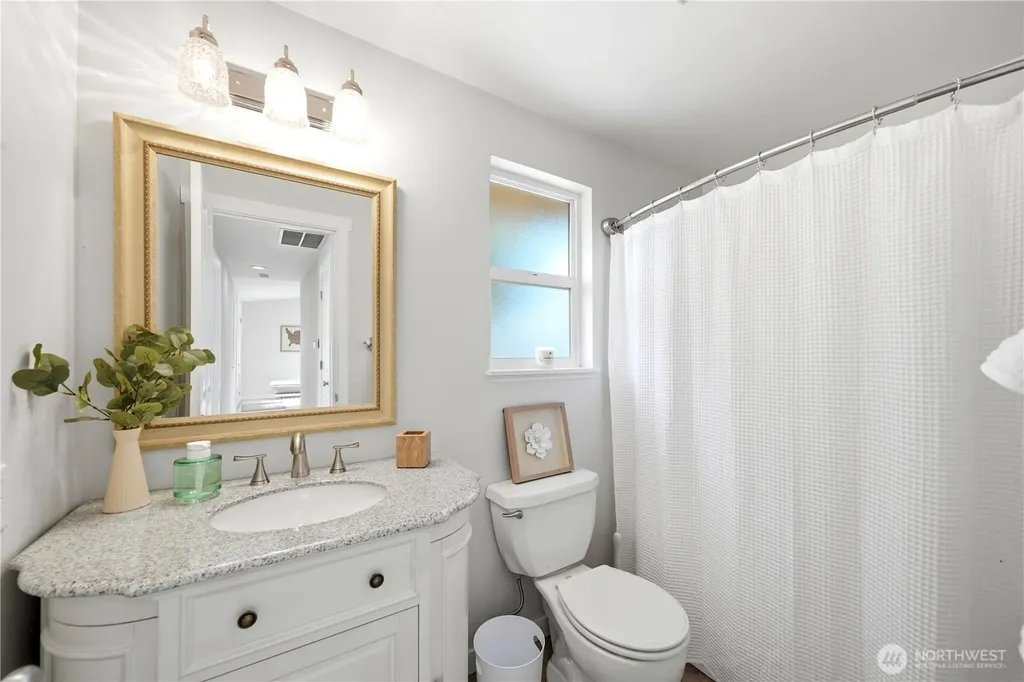 20611 6th Place W Lynnwood WA 98036