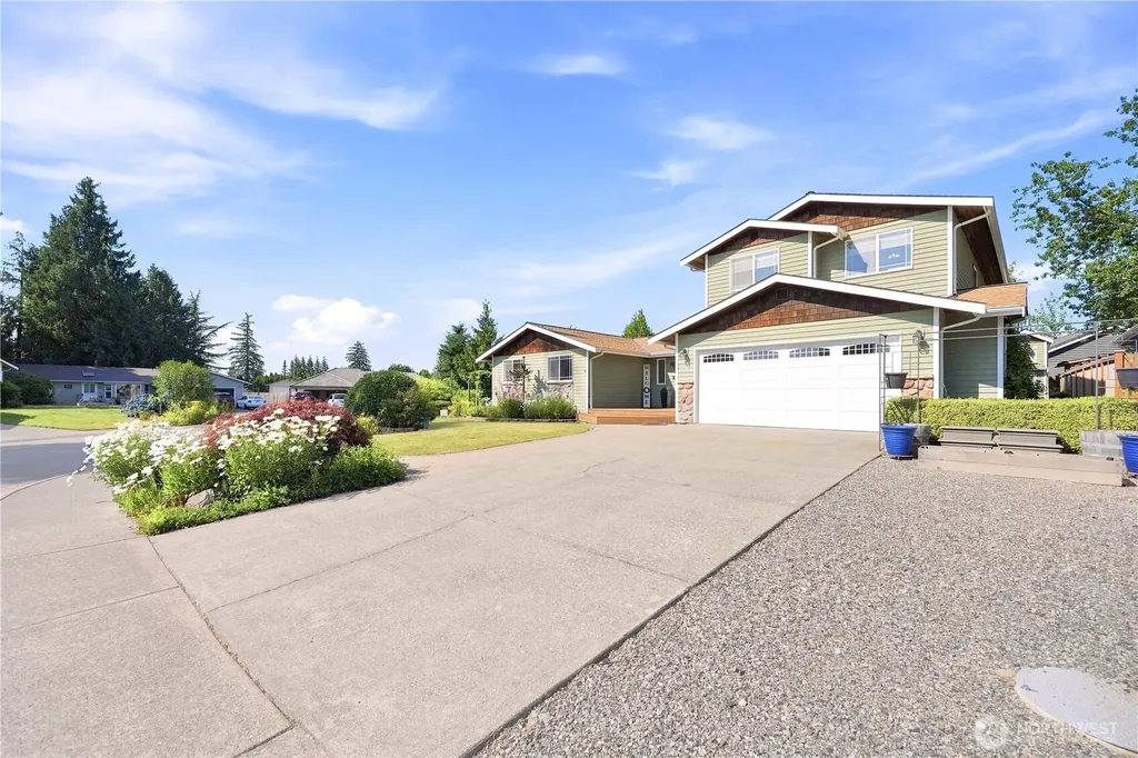 20611 6th Place W Lynnwood WA 98036
