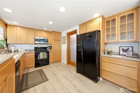 20611 6th Place W Lynnwood WA 98036