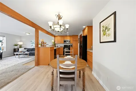 20611 6th Place W Lynnwood WA 98036
