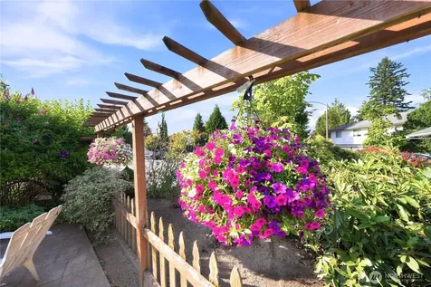 20611 6th Place W Lynnwood WA 98036