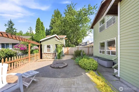 20611 6th Place W Lynnwood WA 98036